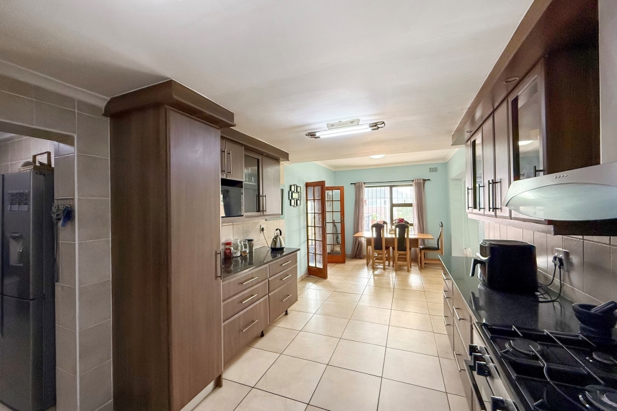 4 Bedroom Property for Sale in Bothasig Western Cape
